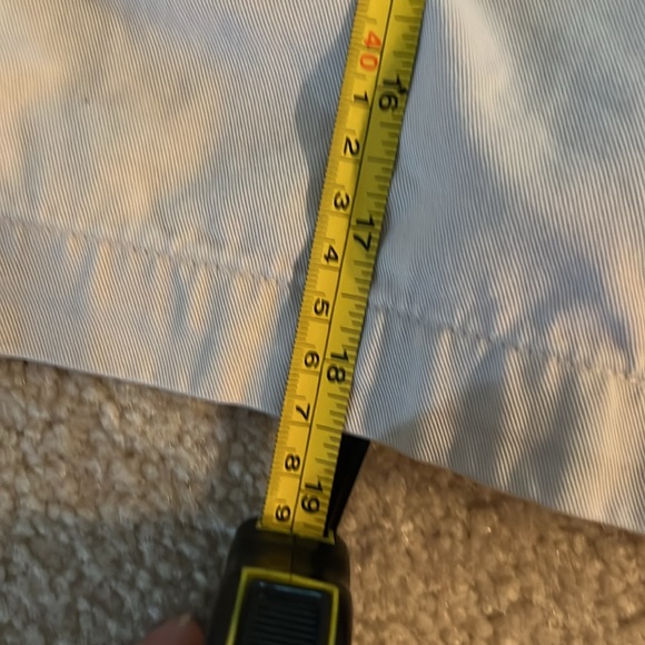 Lands End Ladies Khaki Weekender Shorts - Freshly Laundered- Gently worn Sz 16 - Picture 3 of 13